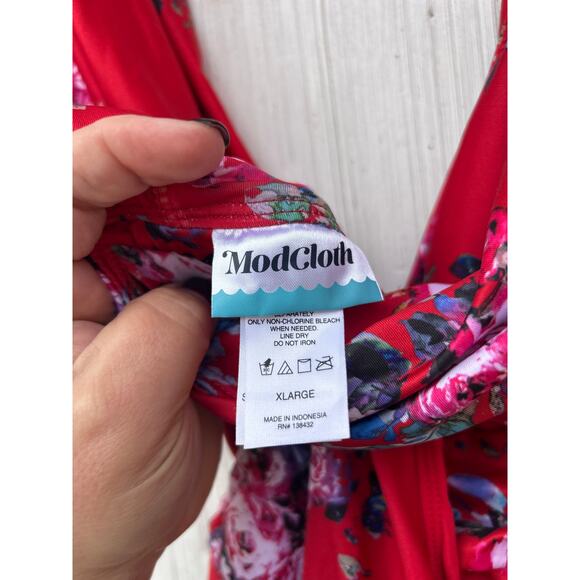 NWOT ModCloth The Lauren Red Floral Plunge Halter One-Piece Swimsuit Size XL - Picture 10 of 11